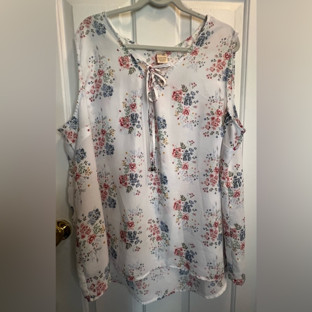 Terra & Sky White and Red Tie Front Blouse